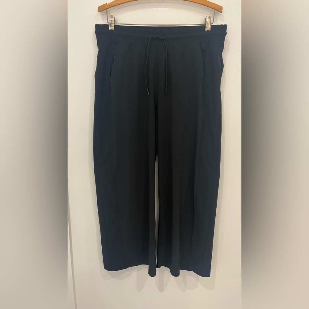 Athleta Women’s Black Wide Leg Ankle Length Pants Size 12